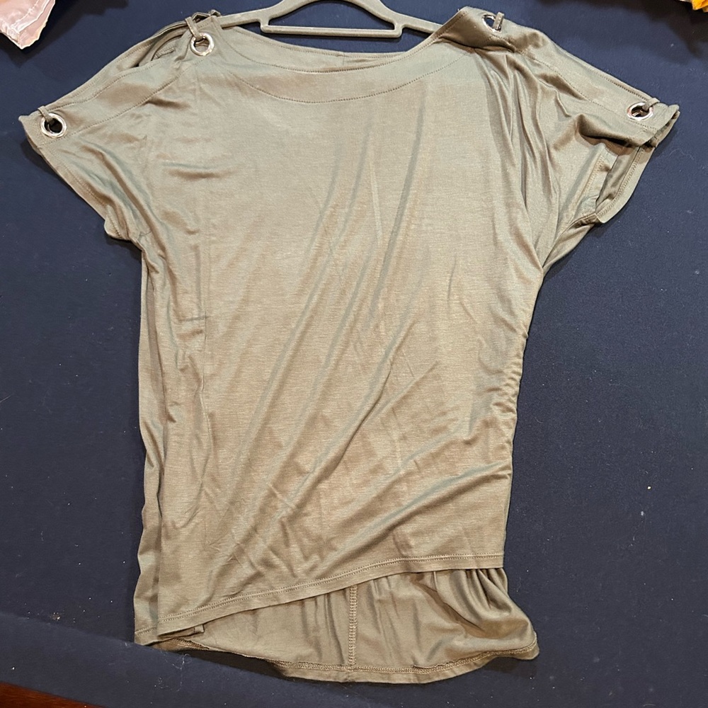 Nice Womens Tops - Picture 3 of 16
